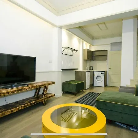 Semesterbostad Central Stylish Triplex House / Old City & Balat Istanbul