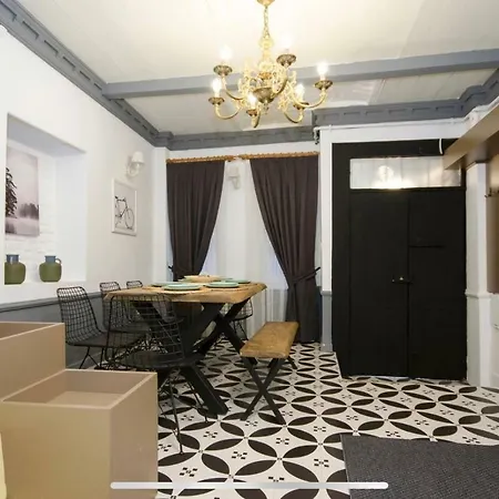 Semesterbostad Central Stylish Triplex House / Old City & Balat Istanbul