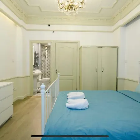 Central Stylish Triplex House / Old City & Balat Semesterbostad Istanbul